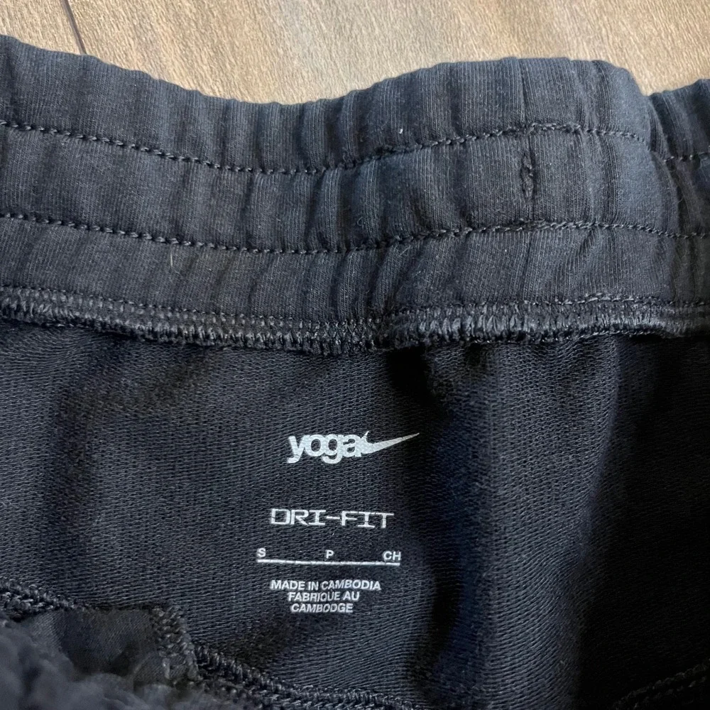 Nike Dri Fit Yoga Jogger Pants Black Men Size Small Athletic Sweatpants Bin M-80